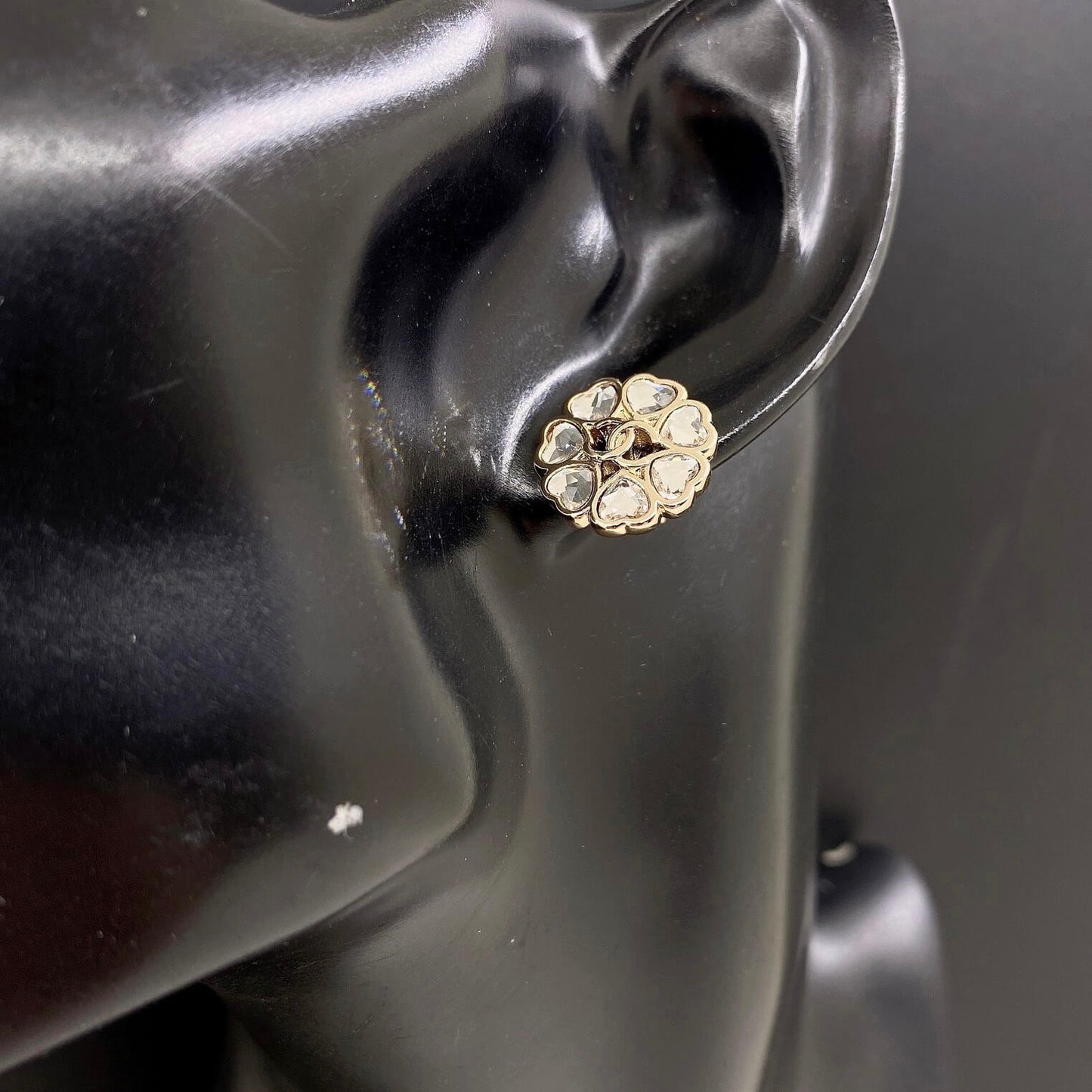 Chic White Diamond Heart Petal Stud Earrings