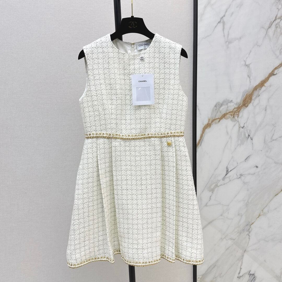 Classic Elegant Cropped Knit Dress