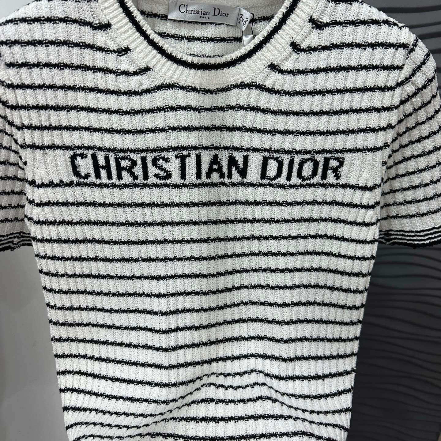 Striped Round-Neck Small Distressed Short Sleeve