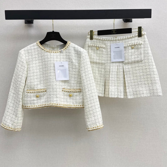 Classic Elegant Cropped Knit Top & Skirt Set