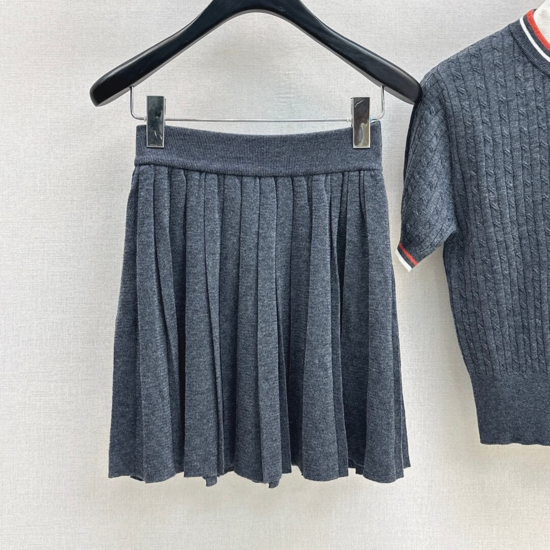 Versatile Preppy Set: Cropped Knit Top + Pleated Skirt