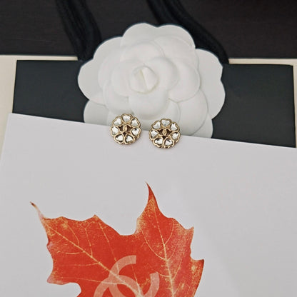 Chic White Diamond Heart Petal Stud Earrings