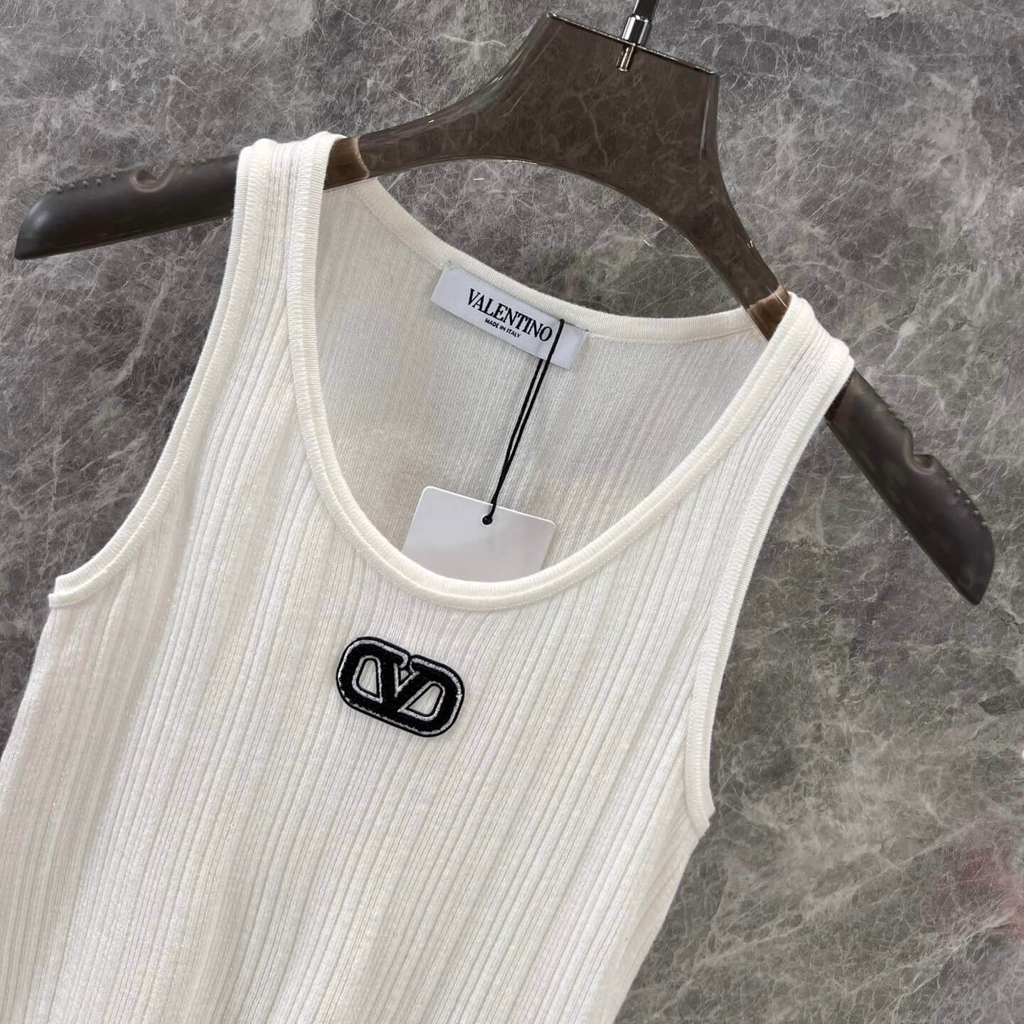 Minimalist 3D Letter-Printed U-Neck Vest