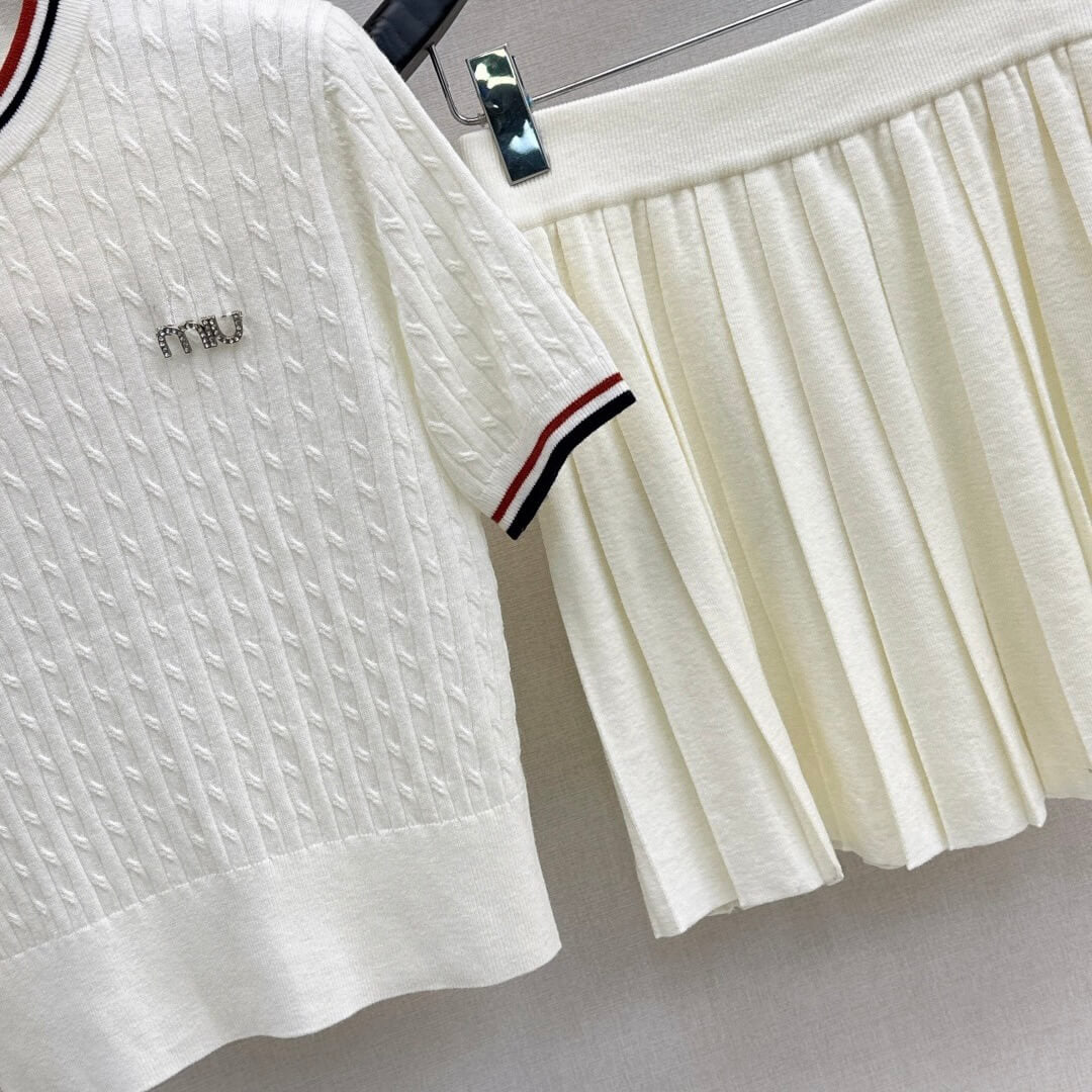 Versatile Preppy Set: Cropped Knit Top + Pleated Skirt