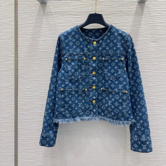 Stylish & Chic Denim Jacket with Subtle Fringe Hem