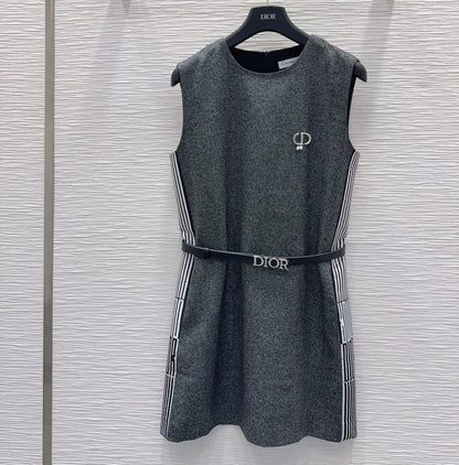 Classic Solid Color Side Lettering Slip Dress