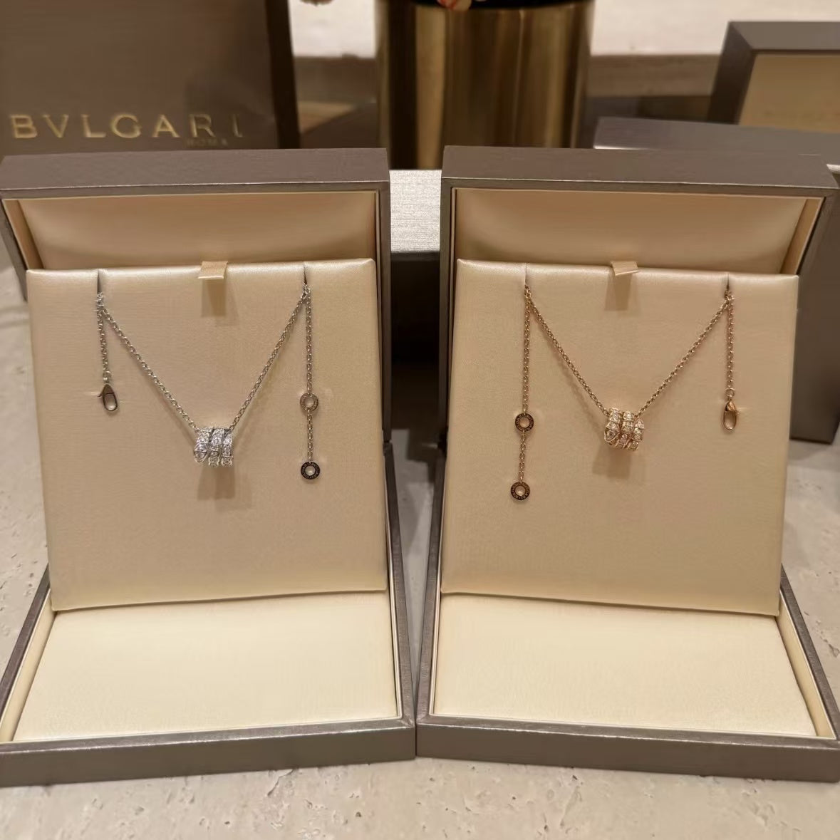 Snake-shaped Full Diamond Necklace