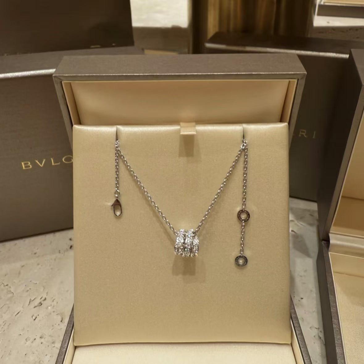 Snake-shaped Full Diamond Necklace