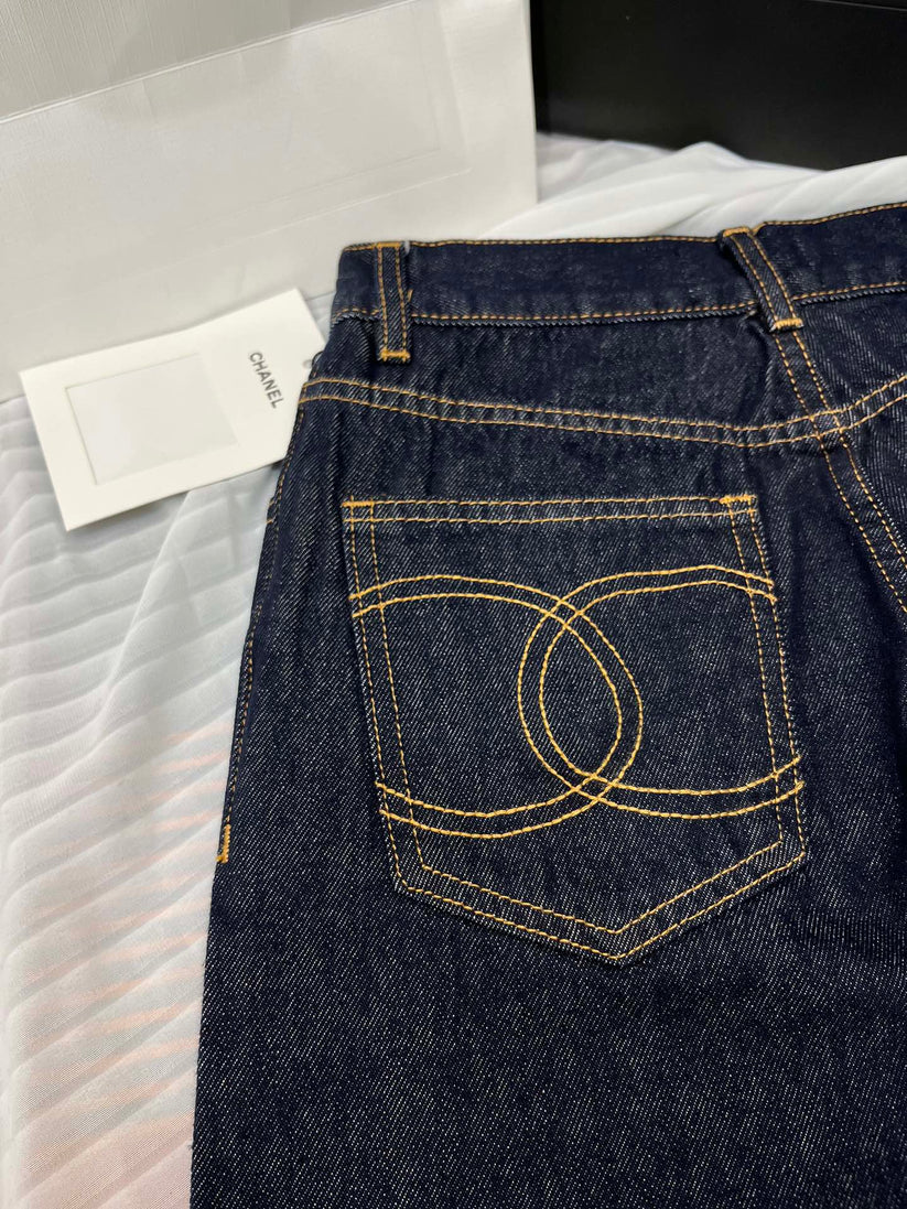 Signature Pocket Stitch Straight Jeans
