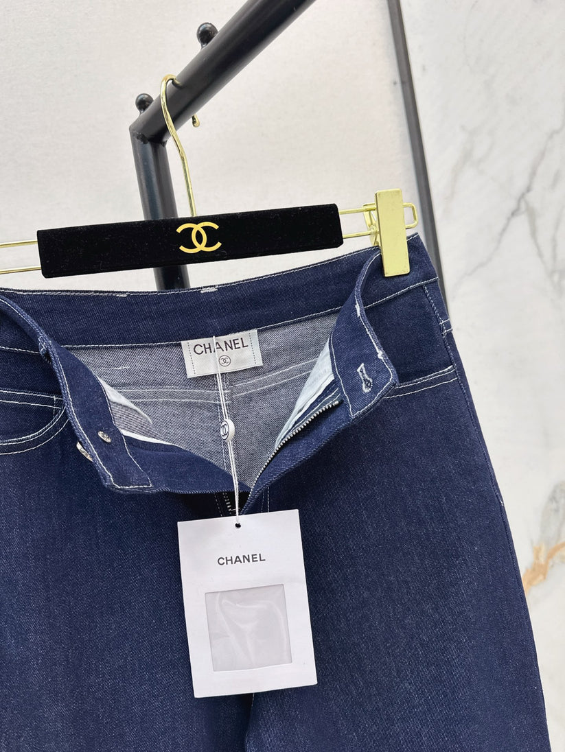 Signature Pocket Stitch Flared Jeans