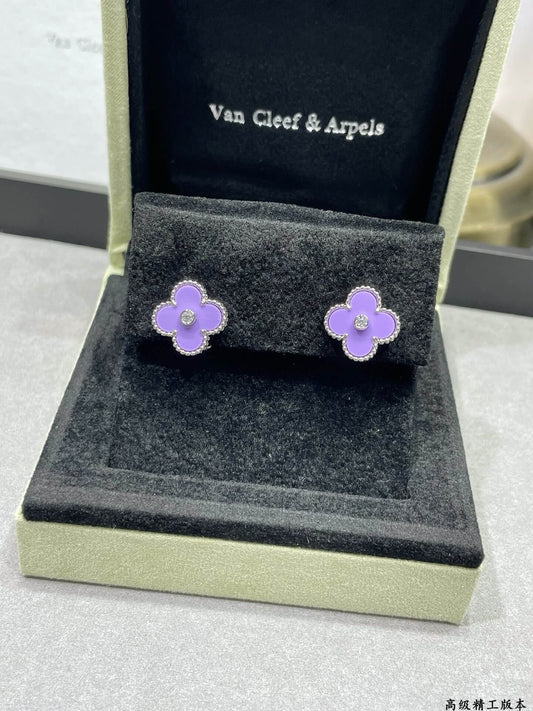 Minimalist Amethyst Clover Studs