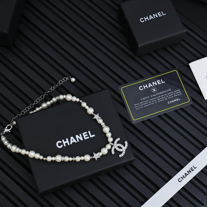 Glamorous Star Pearl Necklace