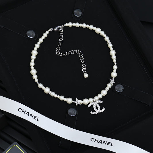 Glamorous Star Pearl Necklace