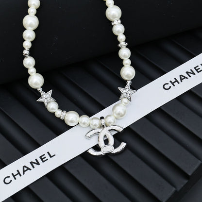 Glamorous Star Pearl Necklace