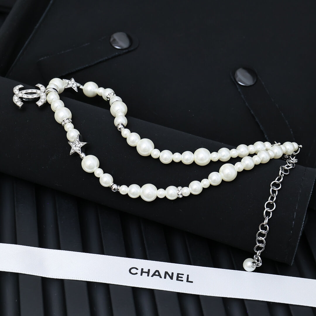 Glamorous Star Pearl Necklace