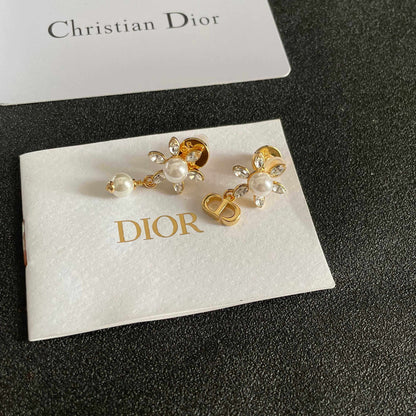 Vintage Pearl Drop Earrings