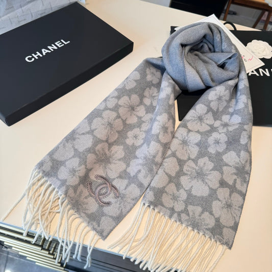 Flower Motif Tassel Scarf