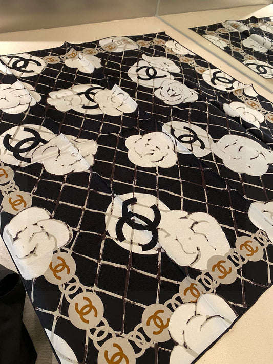 Geometric Lattice Floral Silky Scarf