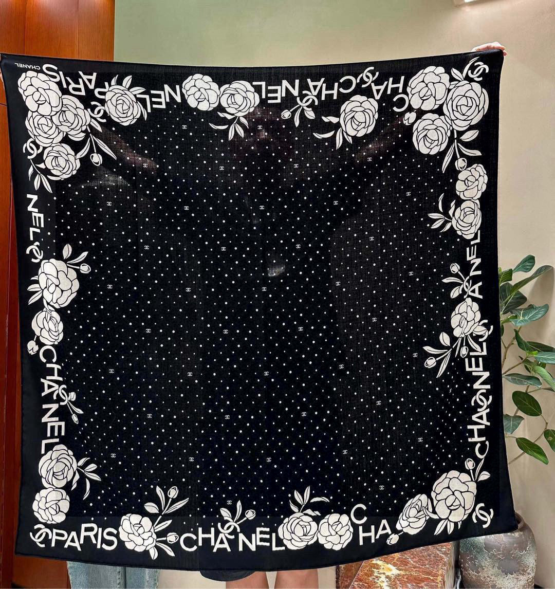 Classic Dot & Blossom Edge Silky Scarf